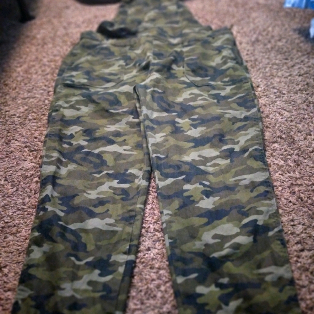 Denim camouflage ovedalls